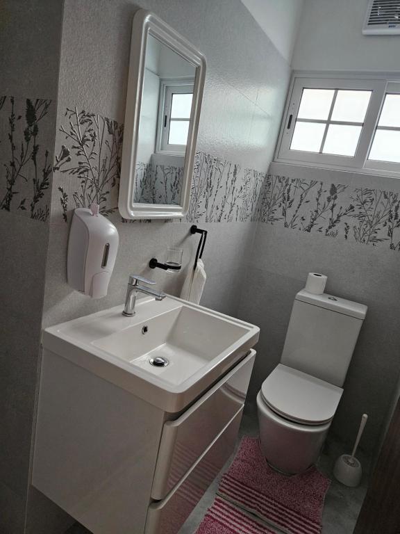 Двойна стая с изглед към морето в E&E Self Catering